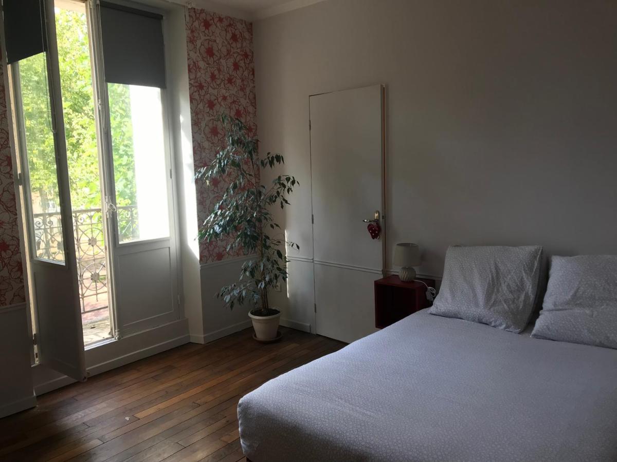 Un Jardin Dans La Ville Bed & Breakfast Châlons-en-Champagne Exterior foto